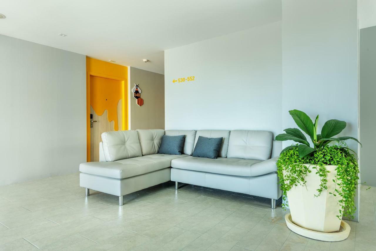 Beehive Boutique Hotel Пхукет Экстерьер фото